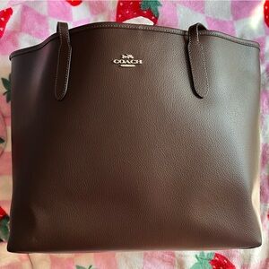 *LIKE NEW* COACH CITY TOTE BAG in Maple/Gold